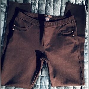 Sanctuary Women’s Stretch leggings/pants inseam 28 in. Barely worn.